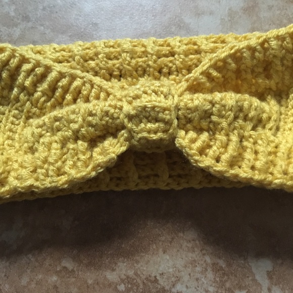 Warm winter head band to cover ears and head - Picture 4 of 6